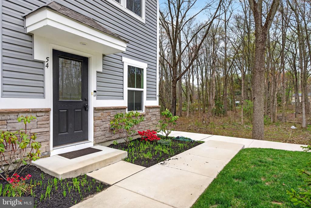 54 SIDNEY LANE