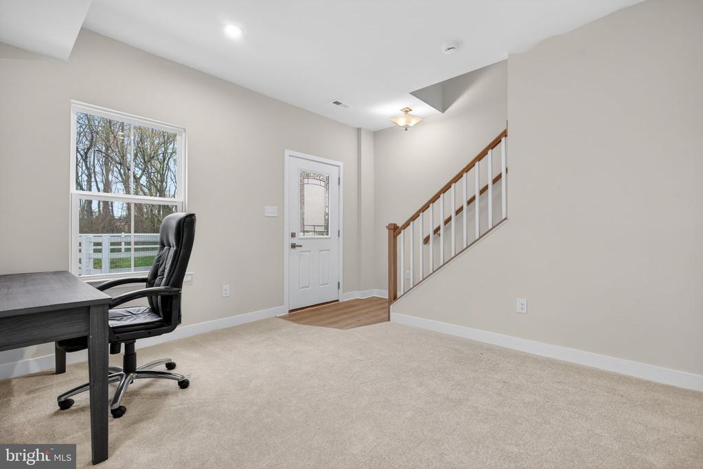 54 SIDNEY LANE