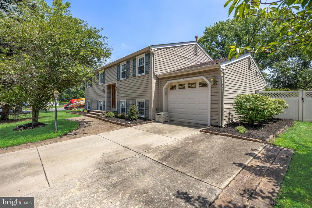 83 LINCOLN DRIVE
