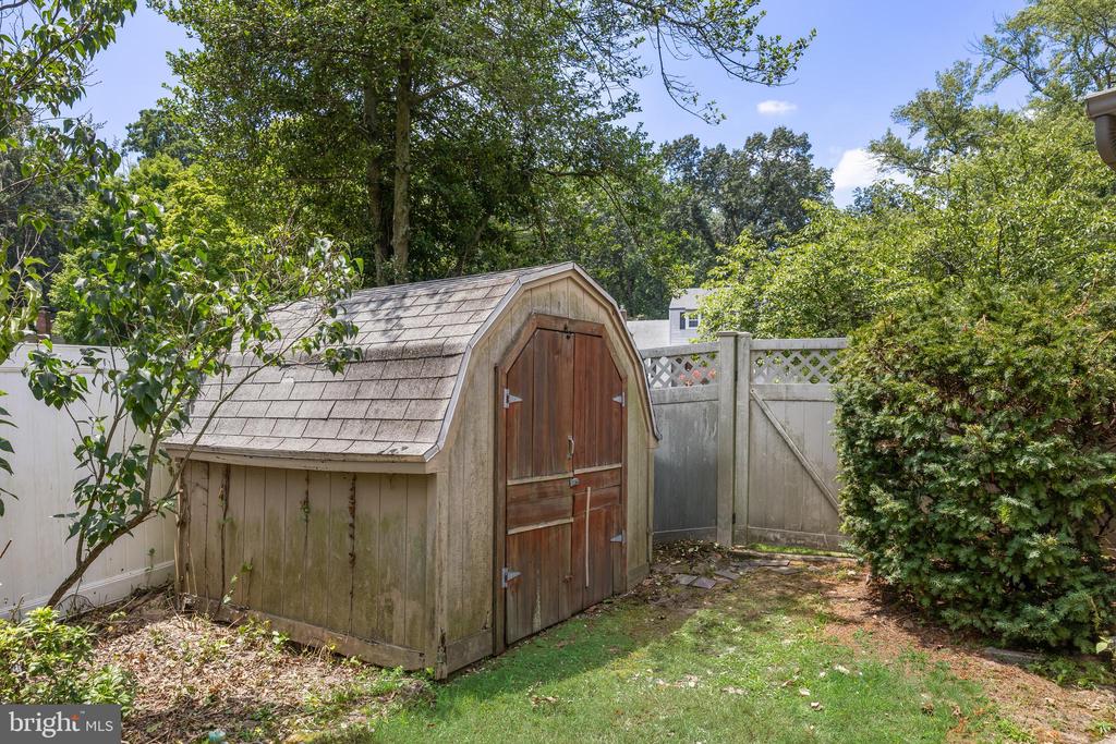 83 LINCOLN DRIVE