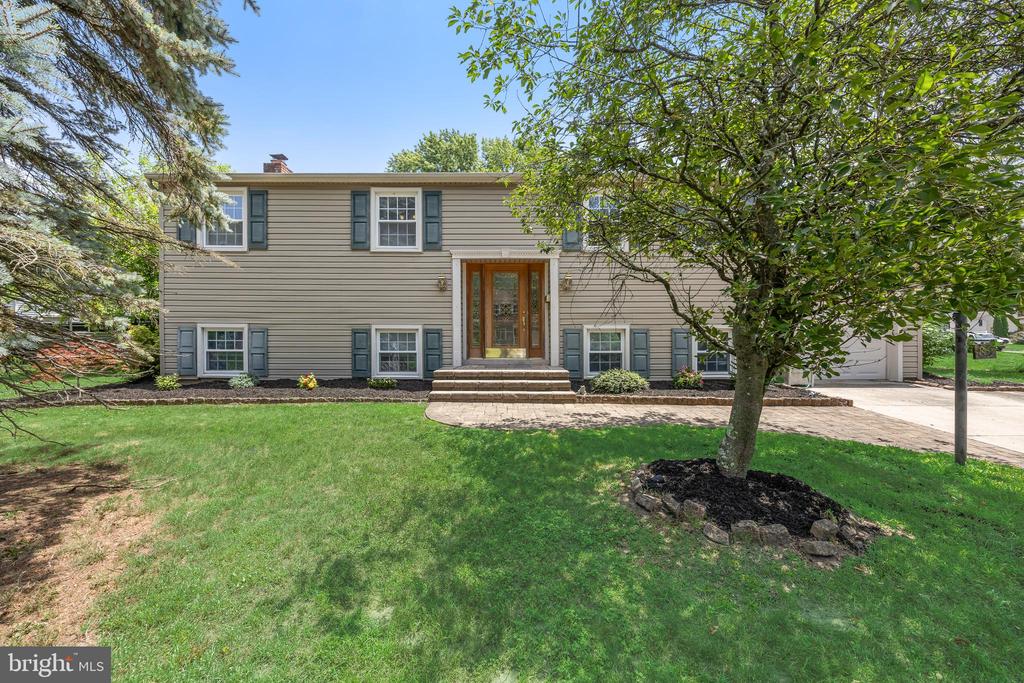 83 LINCOLN DRIVE