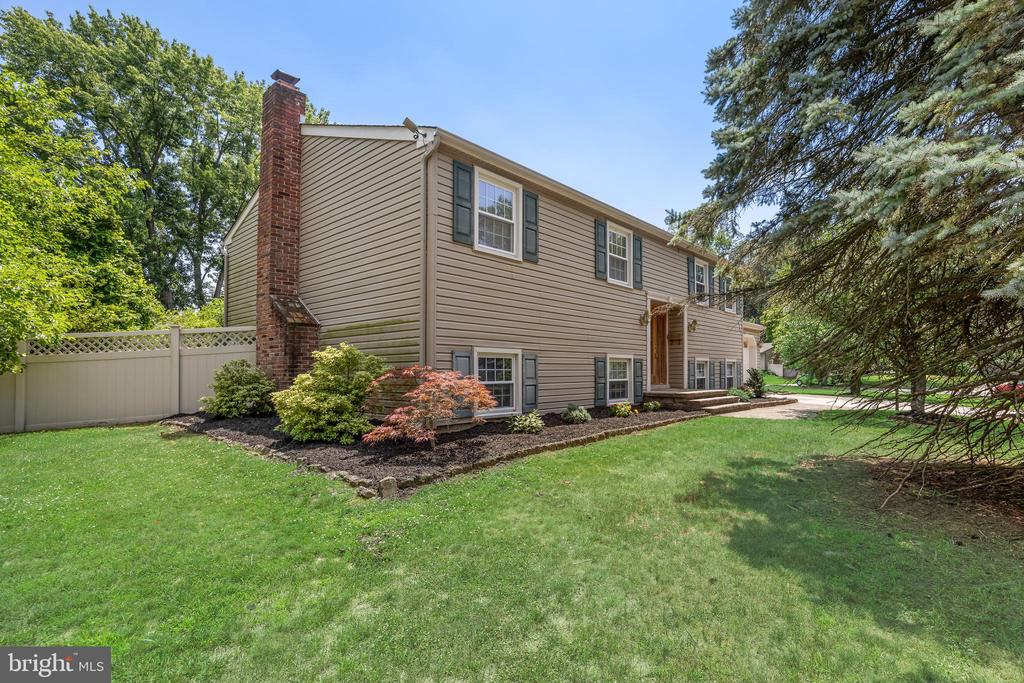 83 LINCOLN DRIVE