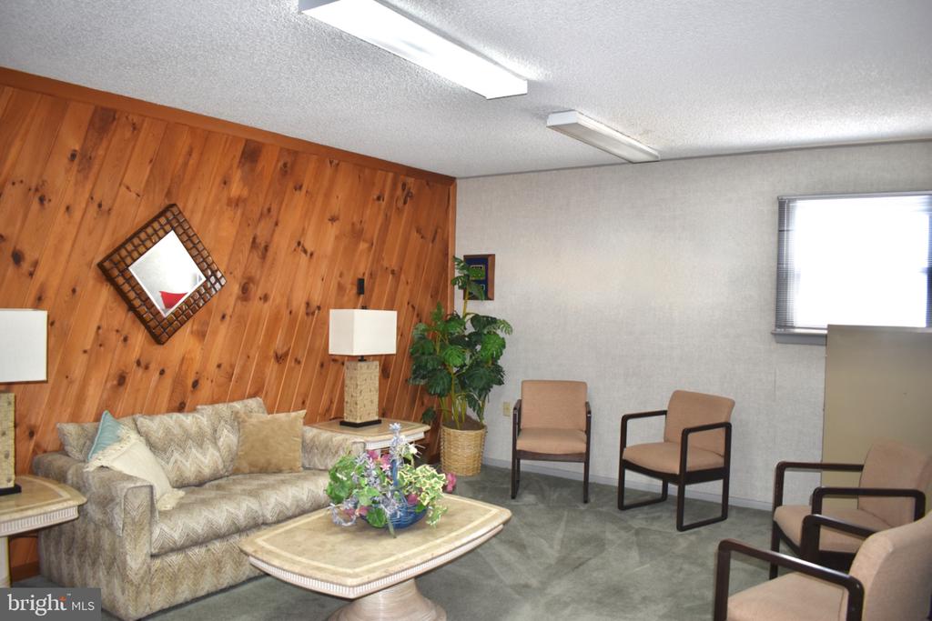 201 S BLACK HORSE PIKE