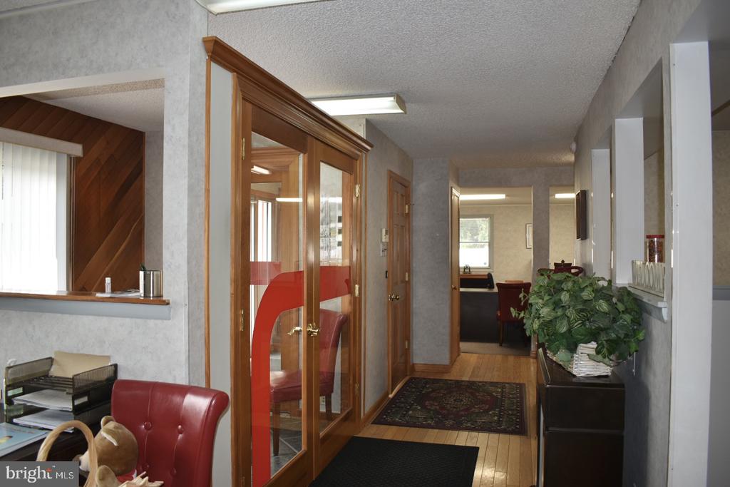 201 S BLACK HORSE PIKE