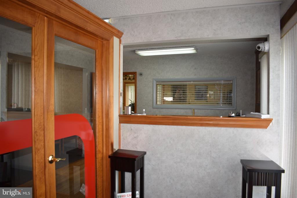201 S BLACK HORSE PIKE