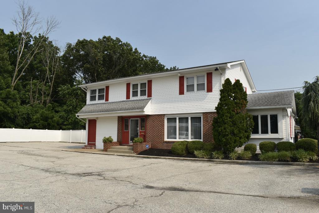 201 S BLACK HORSE PIKE
