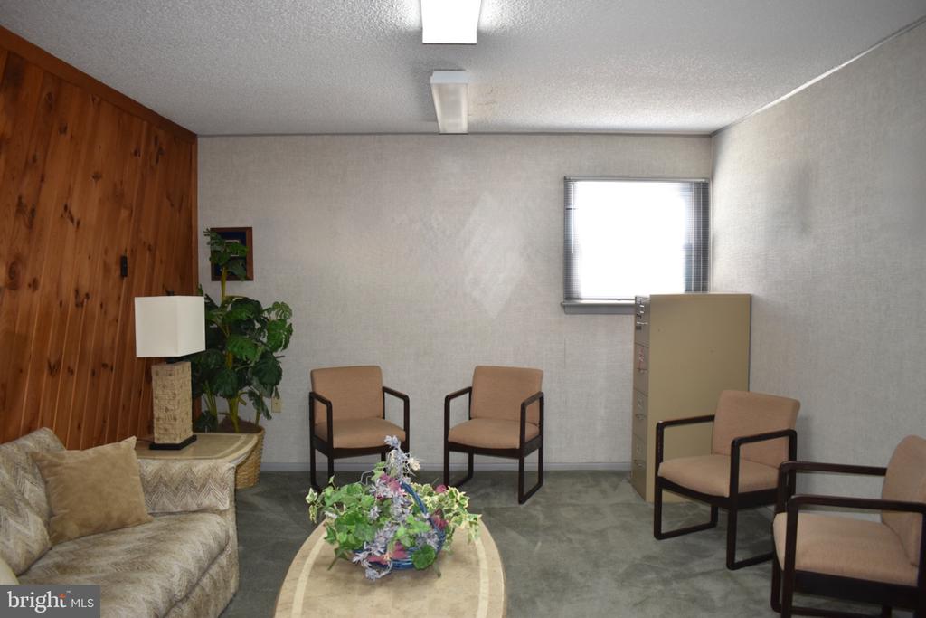 201 S BLACK HORSE PIKE