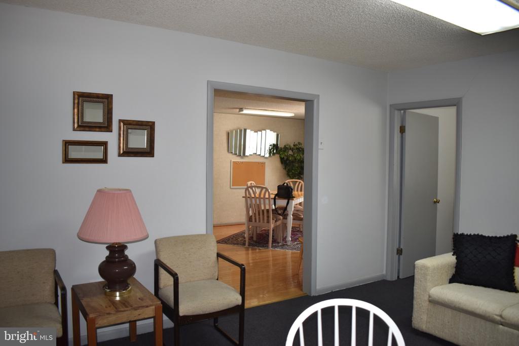 201 S BLACK HORSE PIKE
