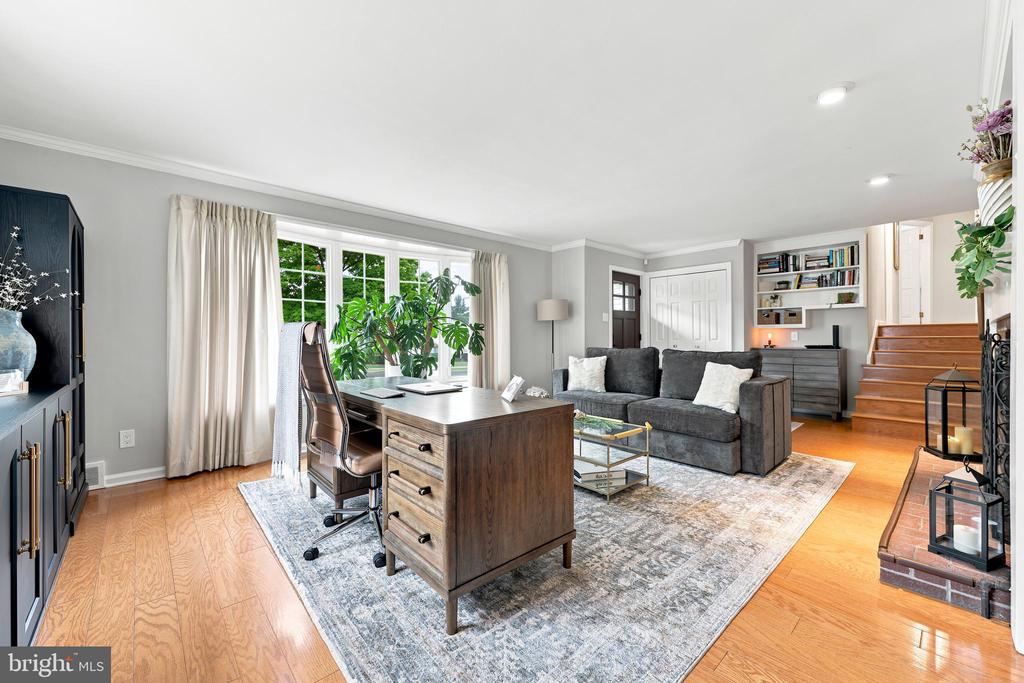 333 HUTCHINSON AVENUE