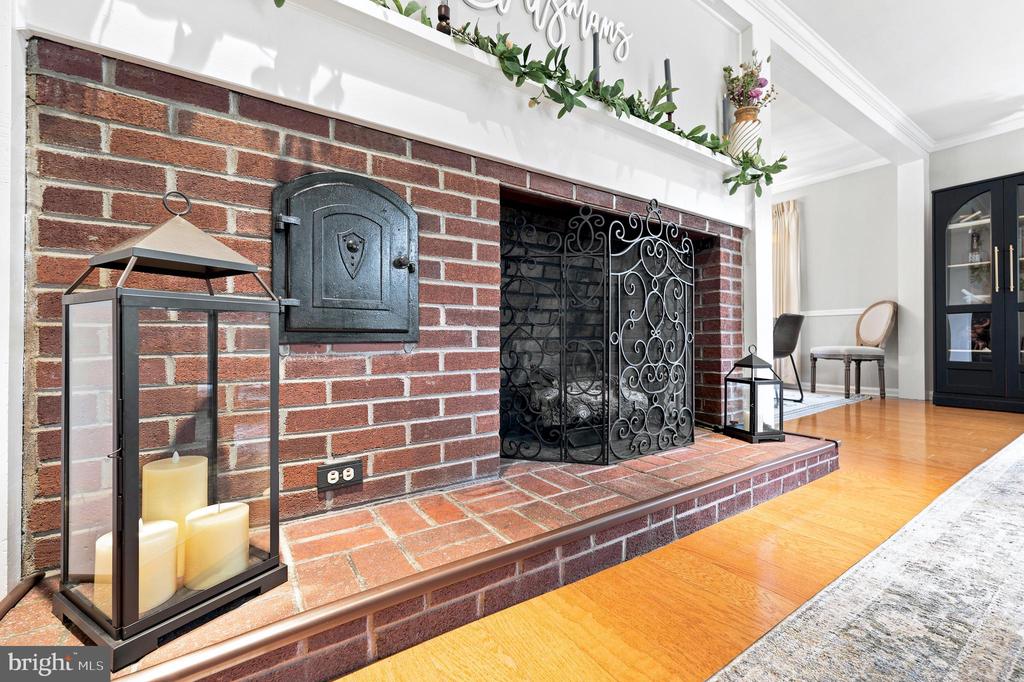 333 HUTCHINSON AVENUE