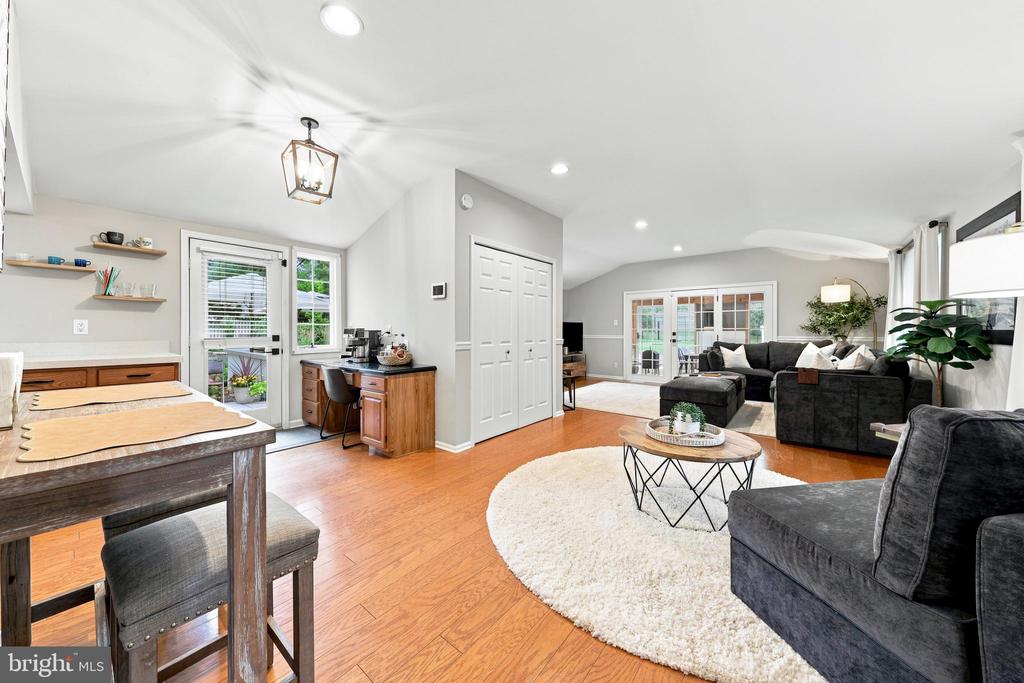 333 HUTCHINSON AVENUE