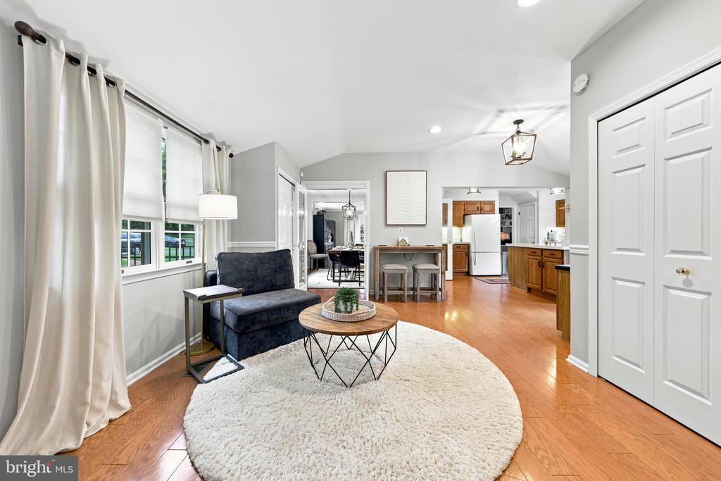 333 HUTCHINSON AVENUE