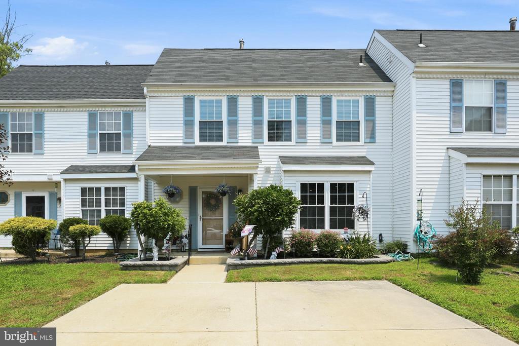 4 JAMIE COURT