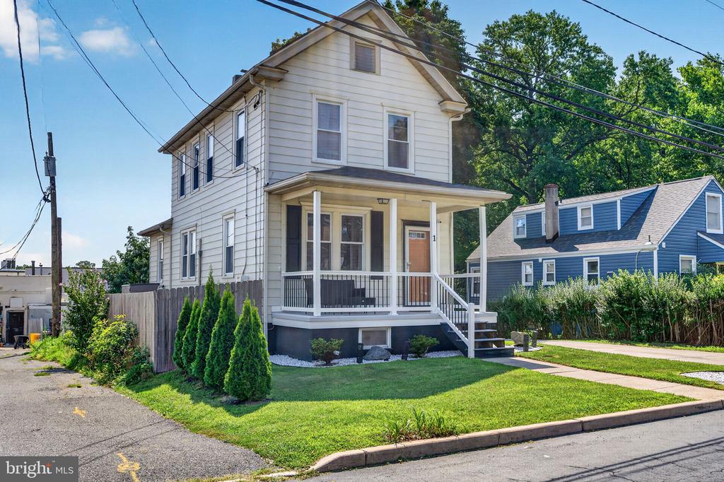 1 OAKVIEW AVENUE