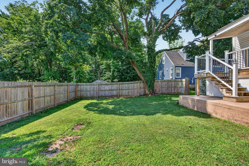 1 OAKVIEW AVENUE