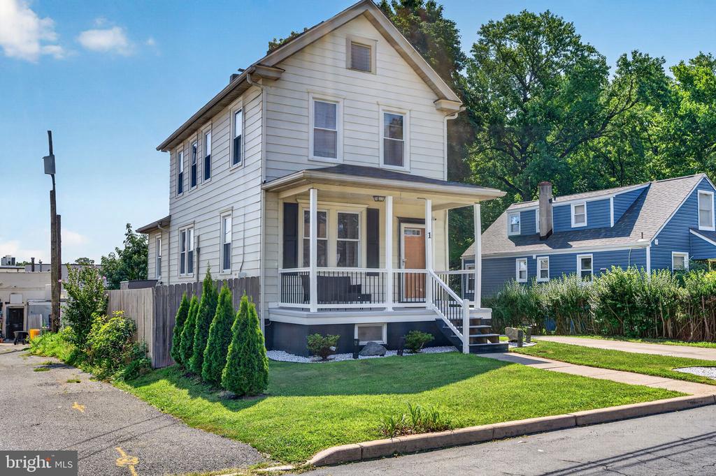 1 OAKVIEW AVENUE