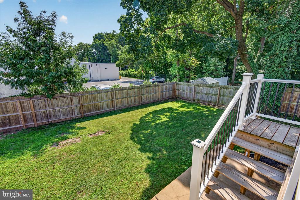 1 OAKVIEW AVENUE