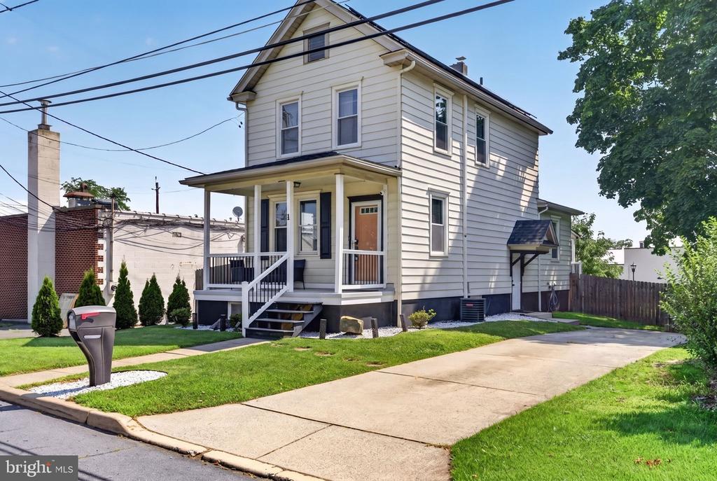 1 OAKVIEW AVENUE