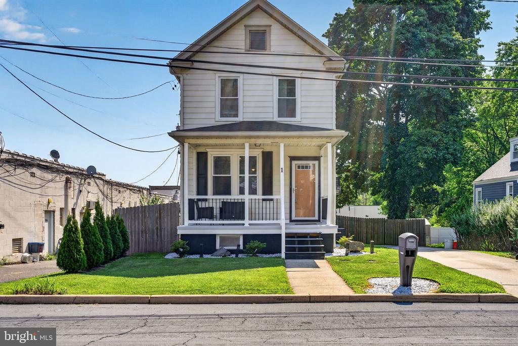 1 OAKVIEW AVENUE