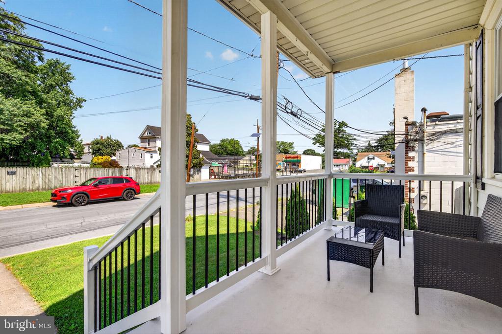 1 OAKVIEW AVENUE