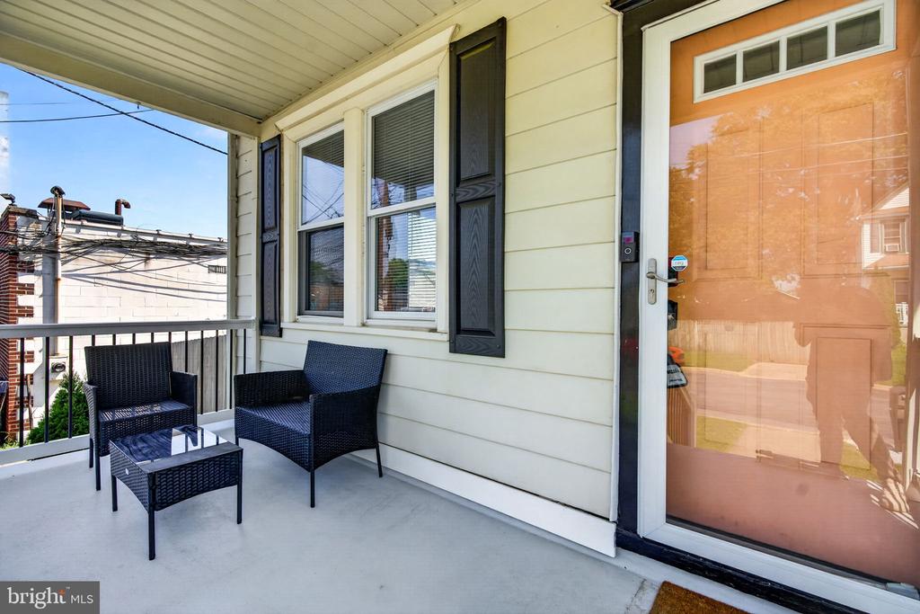 1 OAKVIEW AVENUE