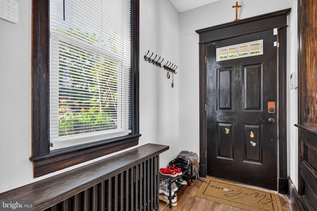 1 OAKVIEW AVENUE