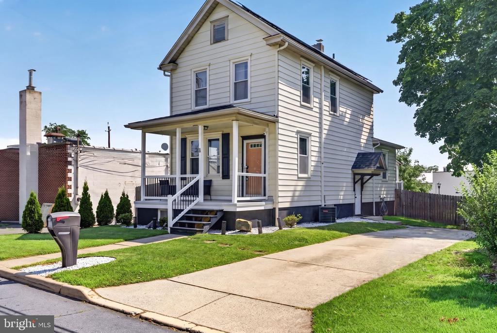 1 OAKVIEW AVENUE