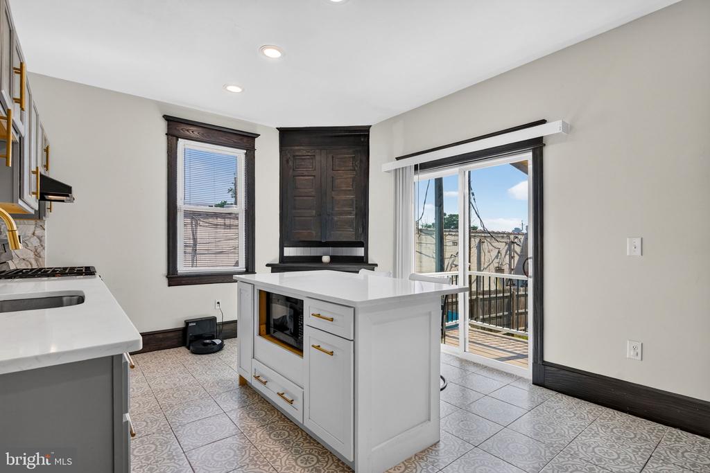 1 OAKVIEW AVENUE