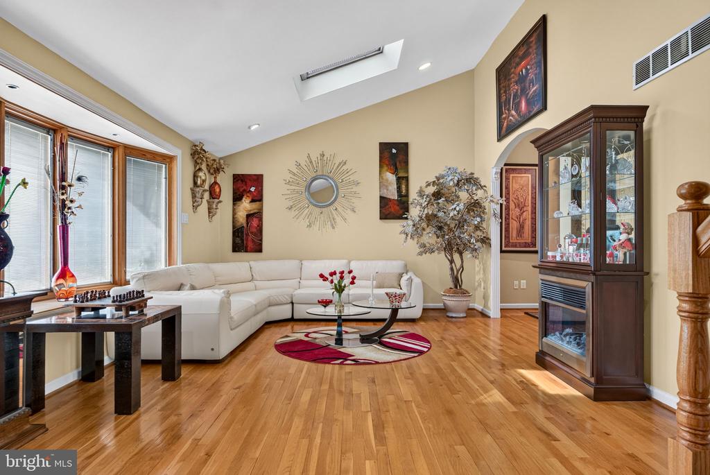 207 SANDRINGHAM ROAD