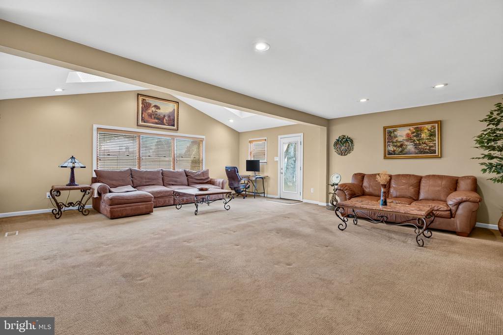 207 SANDRINGHAM ROAD
