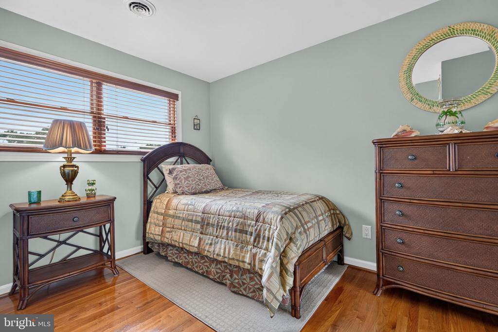 207 SANDRINGHAM ROAD