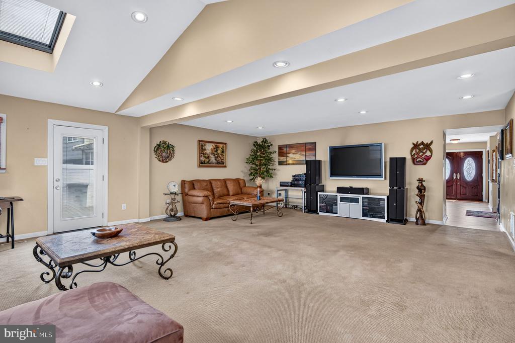 207 SANDRINGHAM ROAD