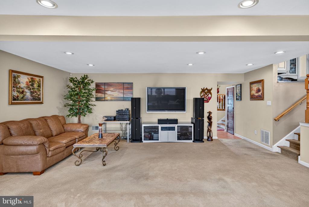 207 SANDRINGHAM ROAD