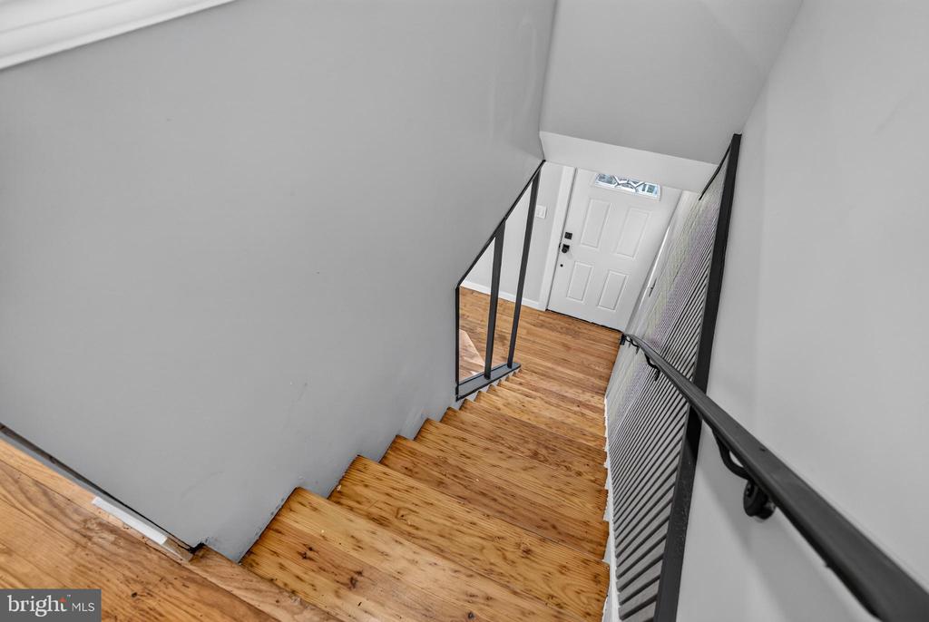 109 WHITE HORSE ROAD E