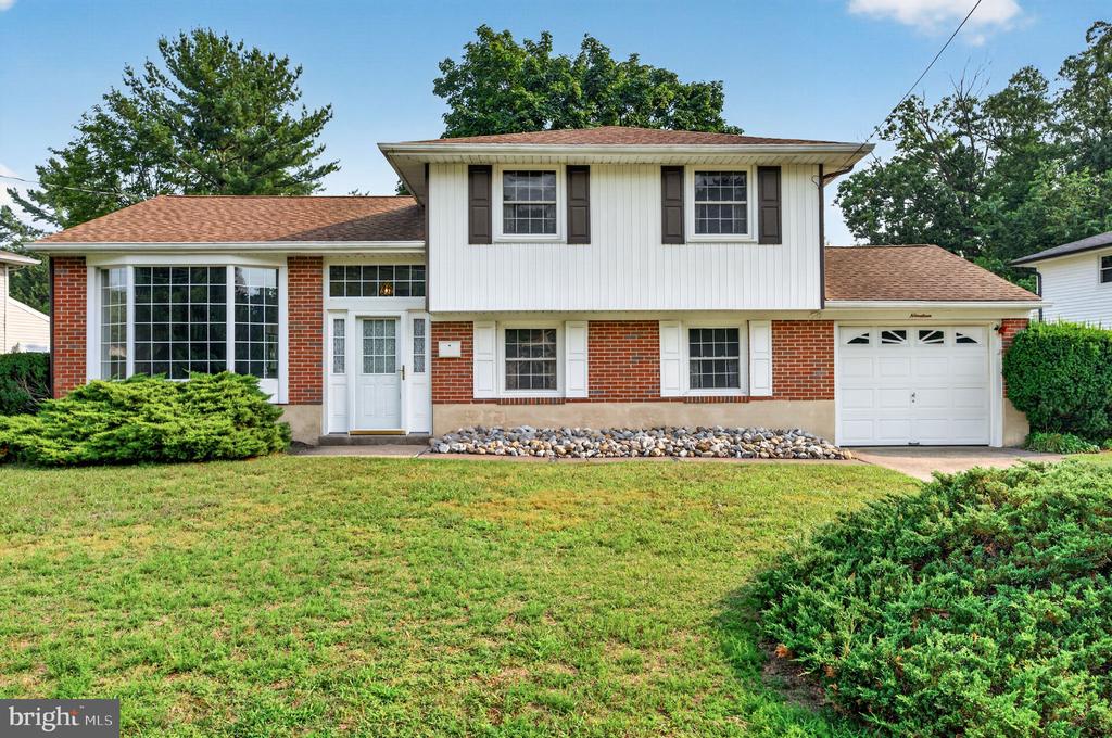 19 HILLSIDE ROAD