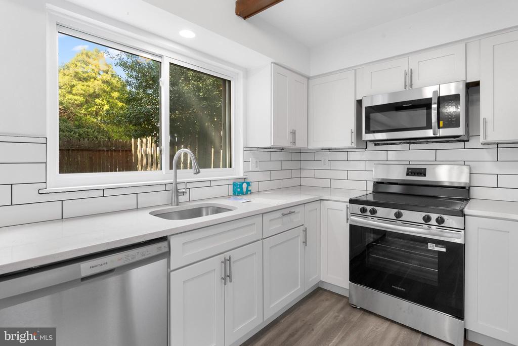 14 DOVER COURT Unit: C31