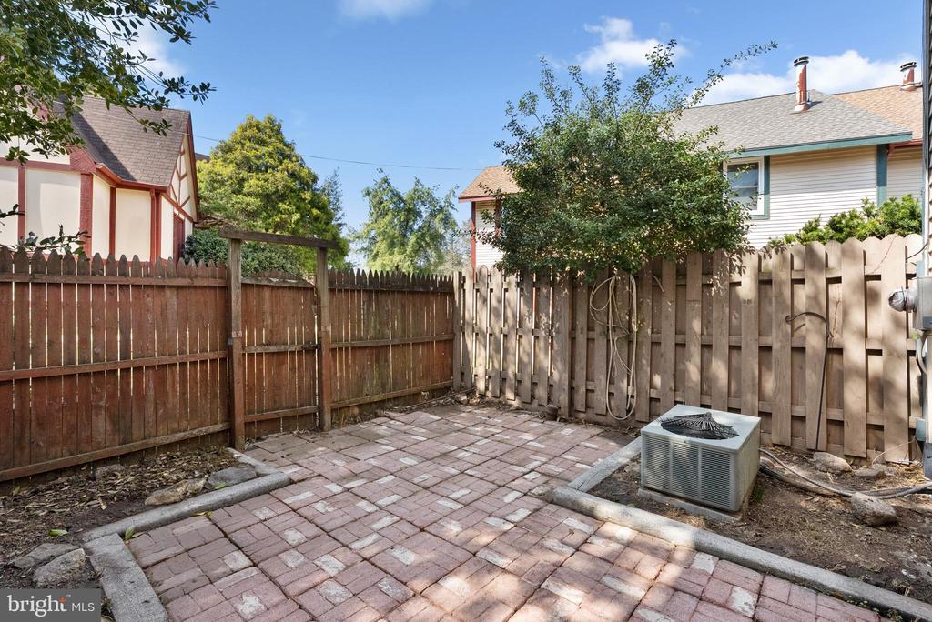 14 DOVER COURT Unit: C31
