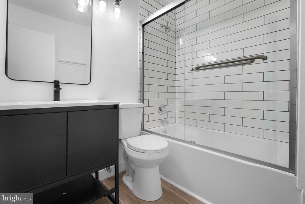 14 DOVER COURT Unit: C31