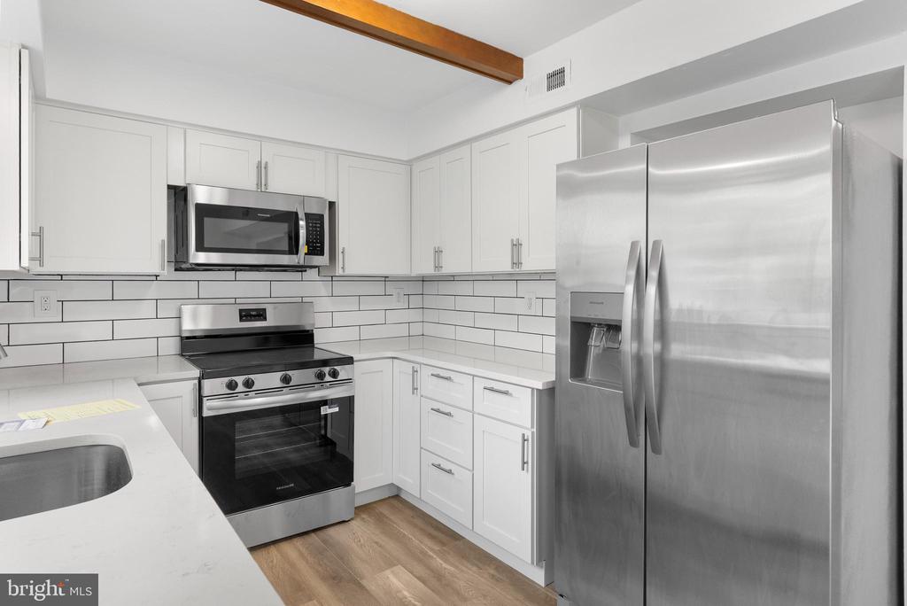 14 DOVER COURT Unit: C31