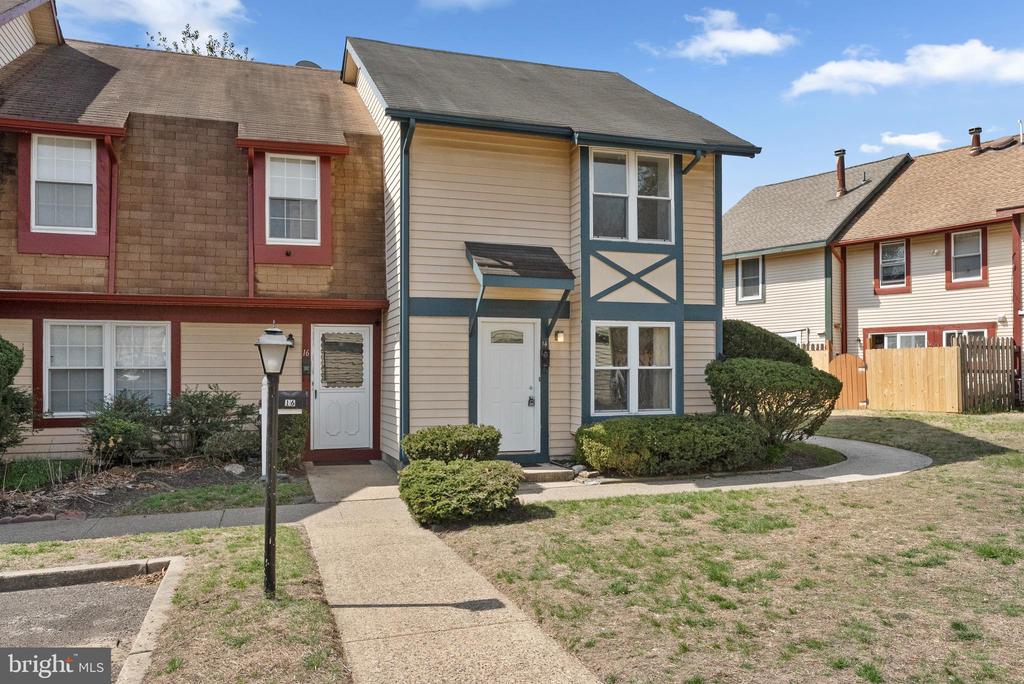 14 DOVER COURT Unit: C31