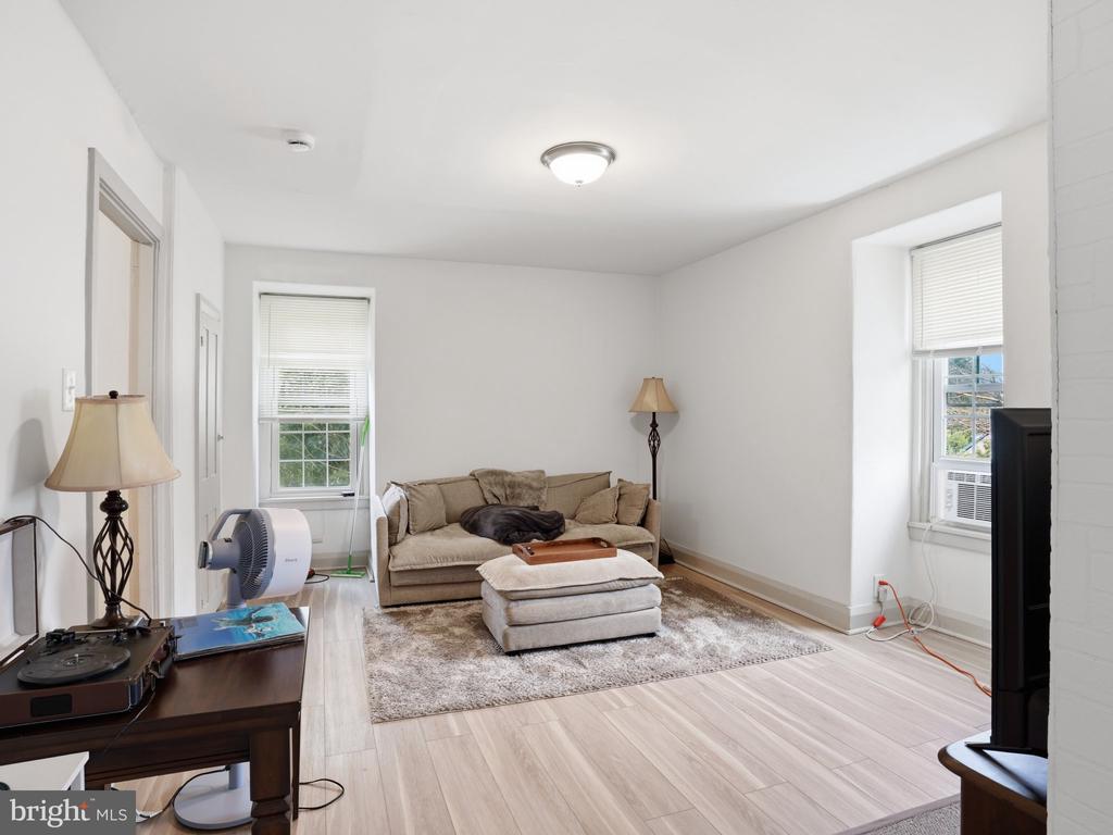 100 POTTER STREET Unit: 6