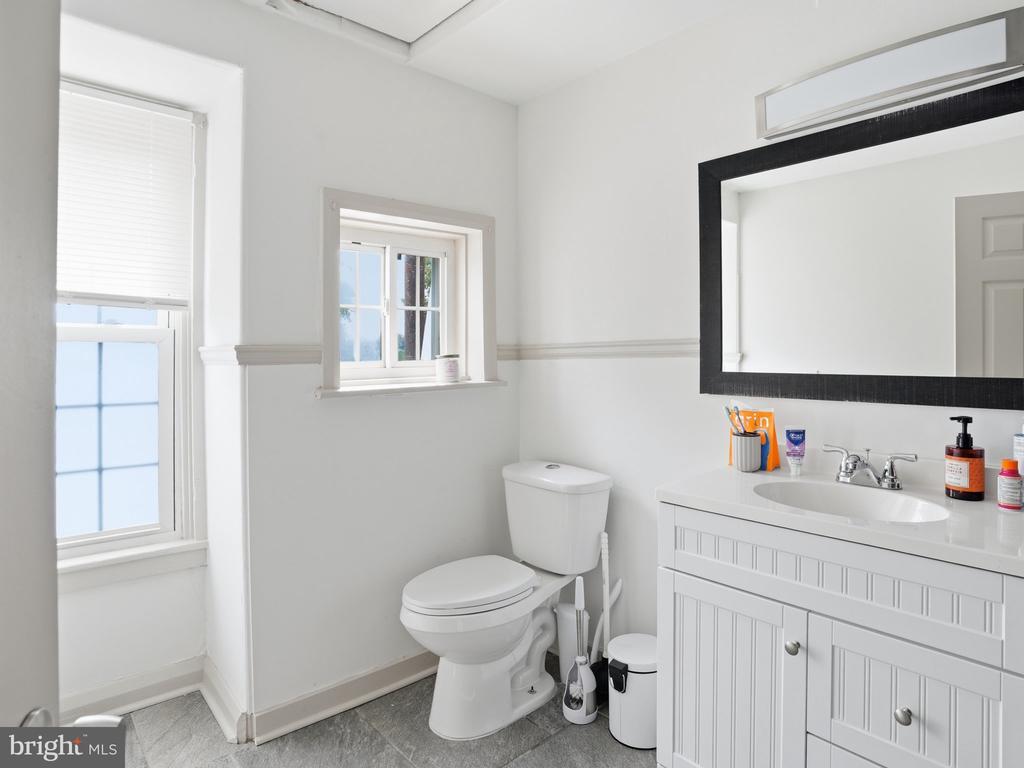 100 POTTER STREET Unit: 6