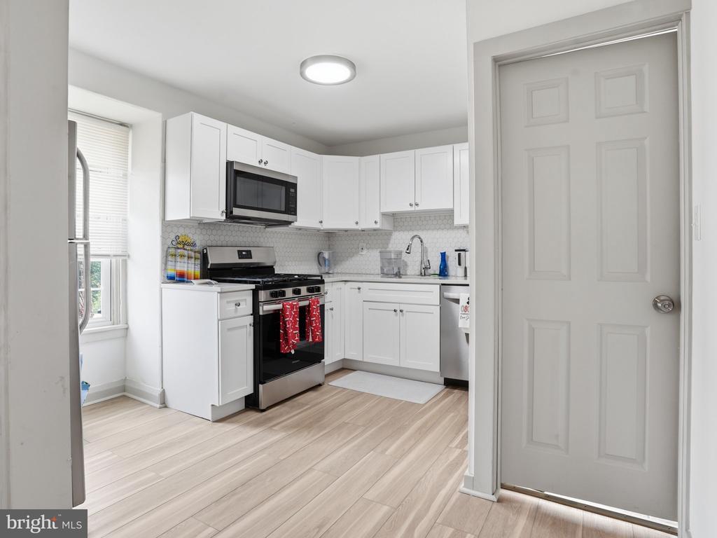 100 POTTER STREET Unit: 6