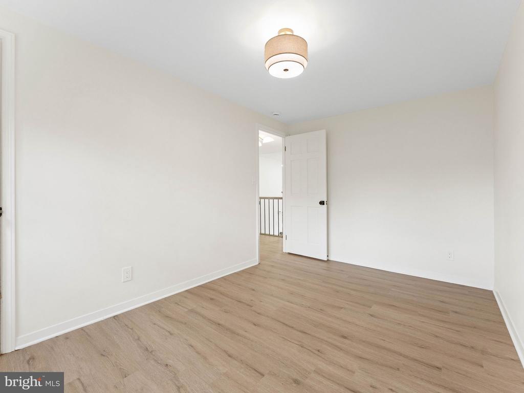 1106 YORK ROAD