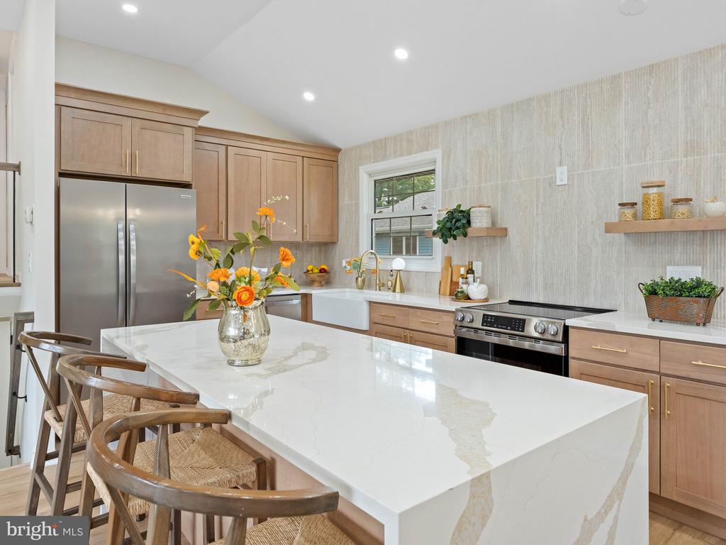 1106 YORK ROAD