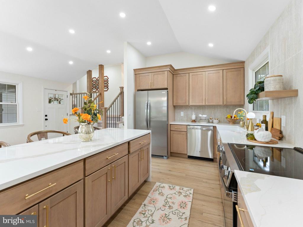 1106 YORK ROAD