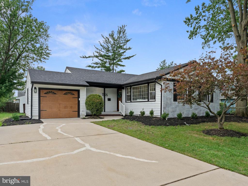 1106 YORK ROAD