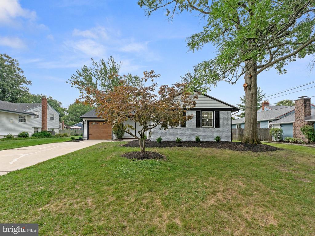 1106 YORK ROAD