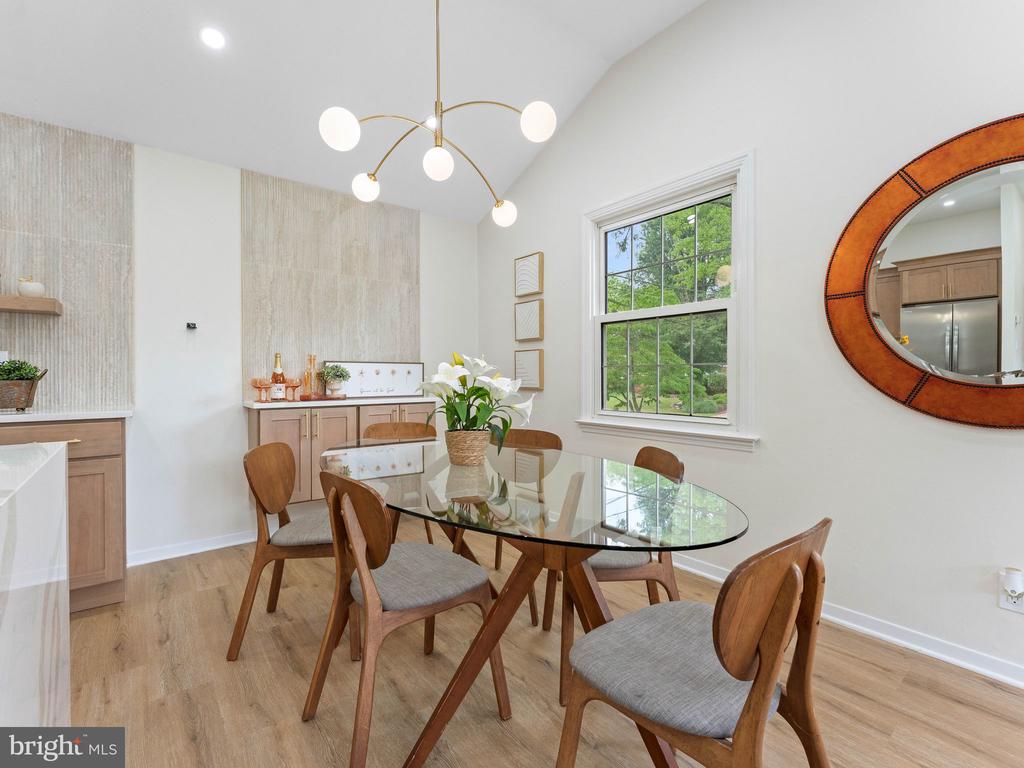 1106 YORK ROAD