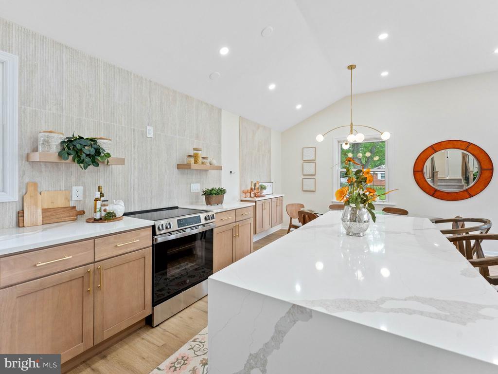 1106 YORK ROAD